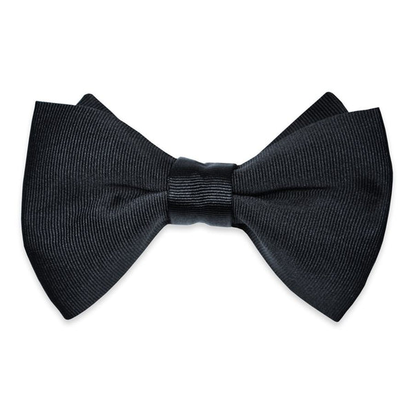 Anto black grosgrain bow tie, featuring a lustrous finish and elegantly displayed.
