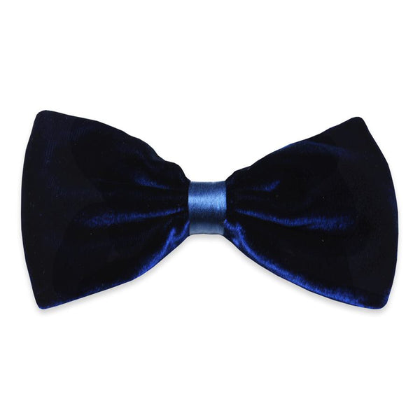 Anto navy velvet bow tie, featuring a lustrous finish and elegantly displayed.